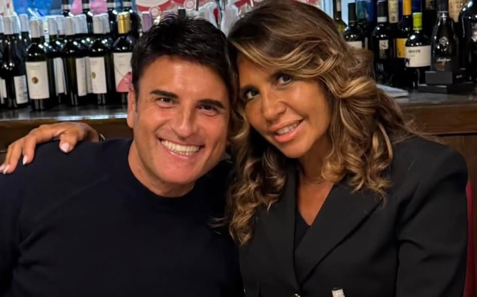 Chi è la moglie di Sal da Vinci, “Per sempre sì” dedicata a lei: “Cosa gli metto in tasca prima di salire sul palco” Chi è la moglie di Sal da Vinci, “Per sempre sì” dedicata a lei: “Cosa gli metto in tasca prima di salire sul palco”