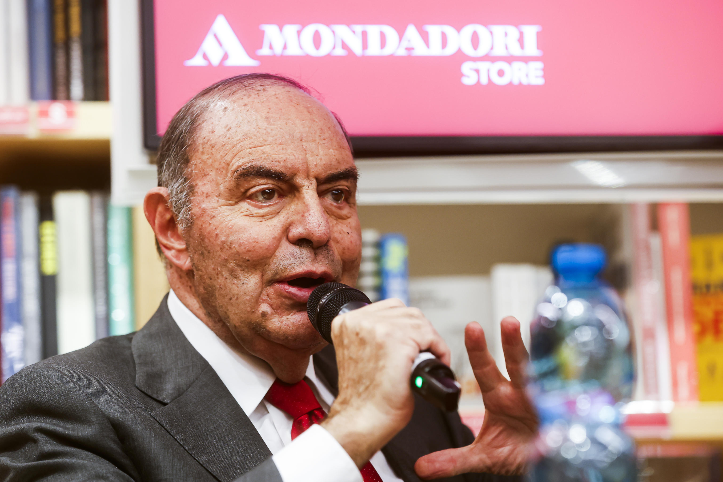 bruno vespa esplode in diretta tv non glielo consento ecco chi lo ha fatto infuriare da Milleunadonna.it bruno vespa esplode in diretta tv non glielo consento ecco chi lo ha fatto infuriare