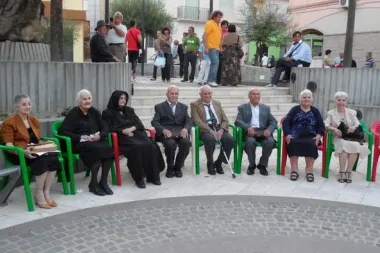 Famiglia di centenaria Perdasdefogu (Sardegna) - Foto Ansa