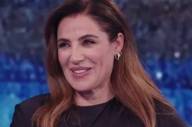 Luisa Ranieri frecciatina su regali di Natale