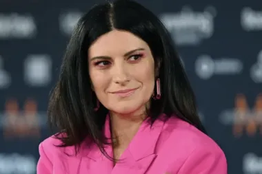 laura Pausini sotto attacco