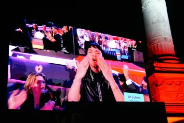 L’Austria vince l’Eurovision song contest, Corsi quinto