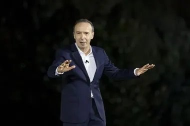 Su Rai 1 Benigni racconta “Pietro, un uomo nel vento”