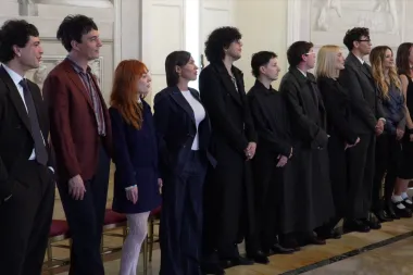 I cantanti di Sanremo intonano "Azzurro" al Quirinale davanti a Mattarella