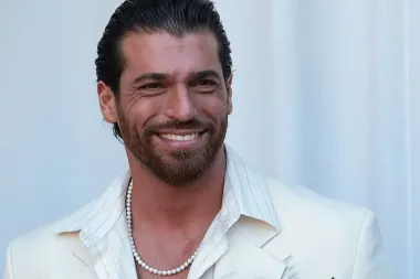 Can Yaman sarà il co-conduttore della prima serata del Festival di Sanremo 2026