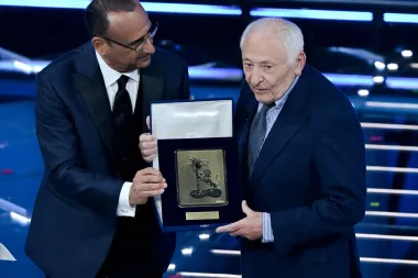 Sanremo, al via la terza serata: Nicolò Filippucci vince la finale delle Nuove Proposte. Premio alla carriera a Mogol