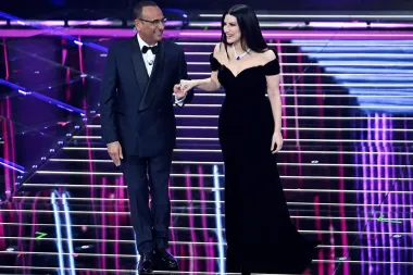 Sanremo debutta con 9 milioni e 600 mila spettatori pari al 58% di share. Conti: “Sono contento del risultato”