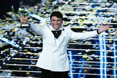 Sanremo, vince Sal Da Vinci. Passaggio di testimone Conti-De Martino