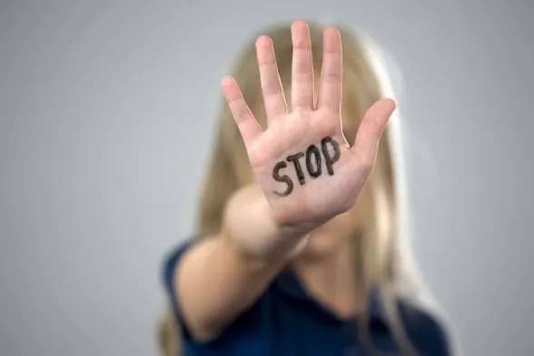 La Violenza di Genere: Oltre l’Orrore, Le Domande Che la Società Deve Farsi