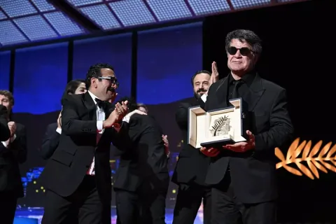 Cannes 78, Palma d’oro a Jafar Panahi per “Un Simple Accident”. L’appello del regista “Libertà in Iran”