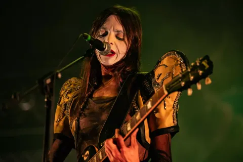 Targhe Tenco 2025, annunciati i vincitori: Lucio Corsi si aggiudica due premi