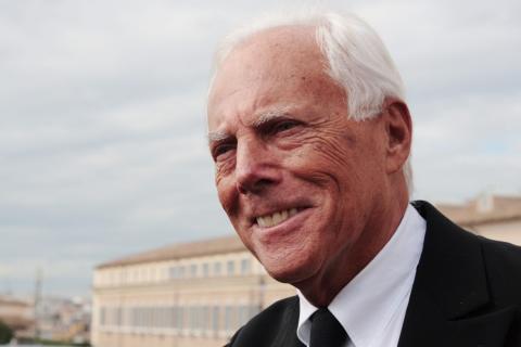 Giorgio Armani, ecco il testamento: lusso diviso in due, la Maison al mercato e le case agli affetti