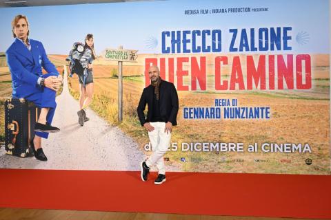 In soli due giorni il film “Buen Camino” di Checco Zalone sfiora i 14 milioni di euro di incassi