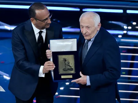 Sanremo, al via la terza serata: Nicolò Filippucci vince la finale delle Nuove Proposte. Premio alla carriera a Mogol